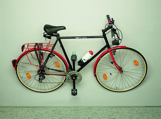 Bicycle rack model to protect pedals